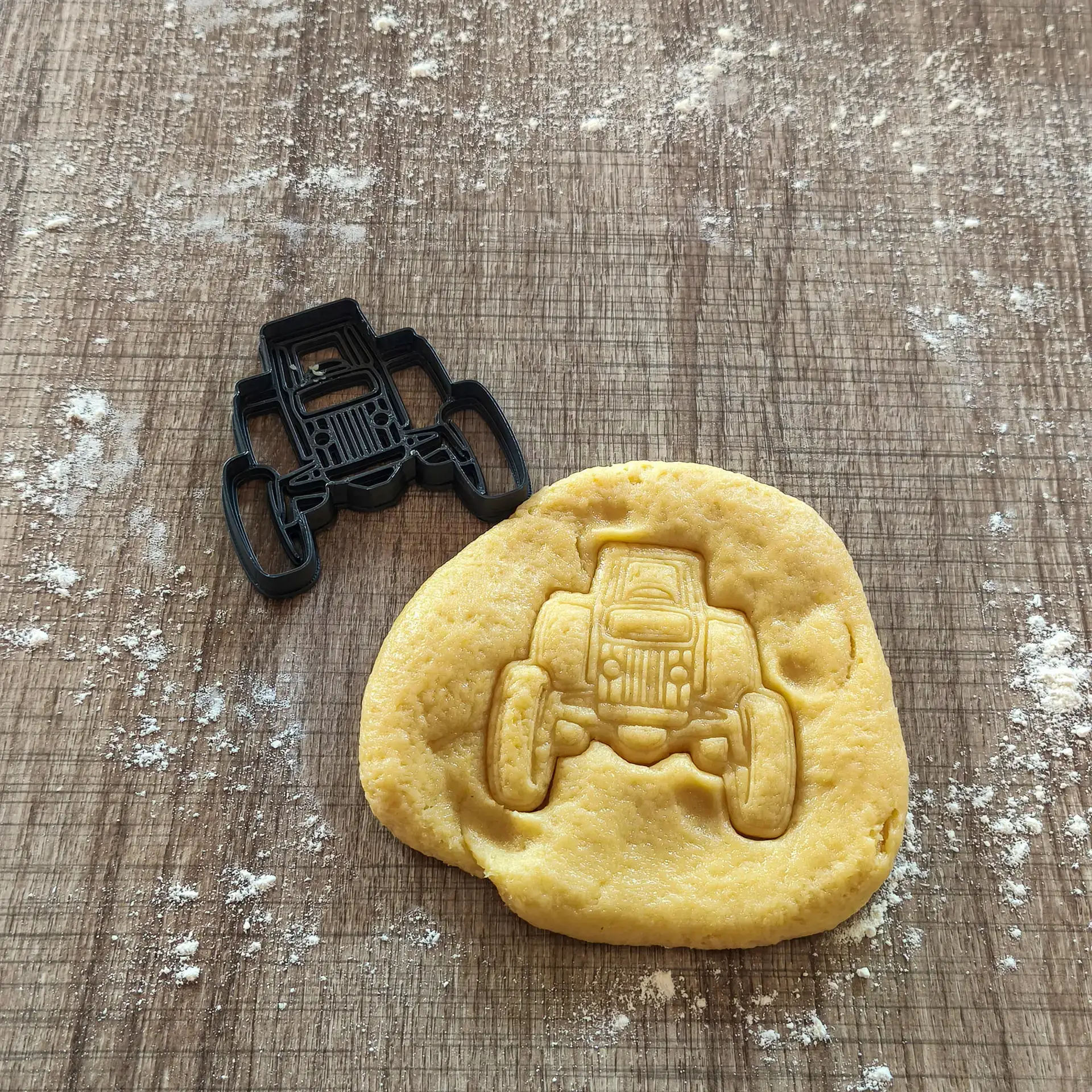 IHC Monogramm Ausstecher | Elegante Keksform für personalisierte Backkreationen IHC Monogramm Ausstecher | Elegante Keksform für personalisierte Backkreationen