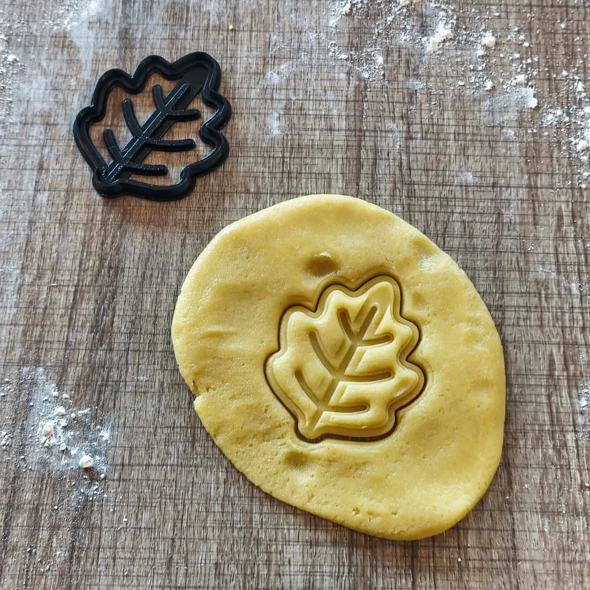 Eichenblatt Ausstecher | Natürliche Keksform für Herbstdeko Eichenblatt Ausstecher | Natürliche Keksform für Herbstdeko