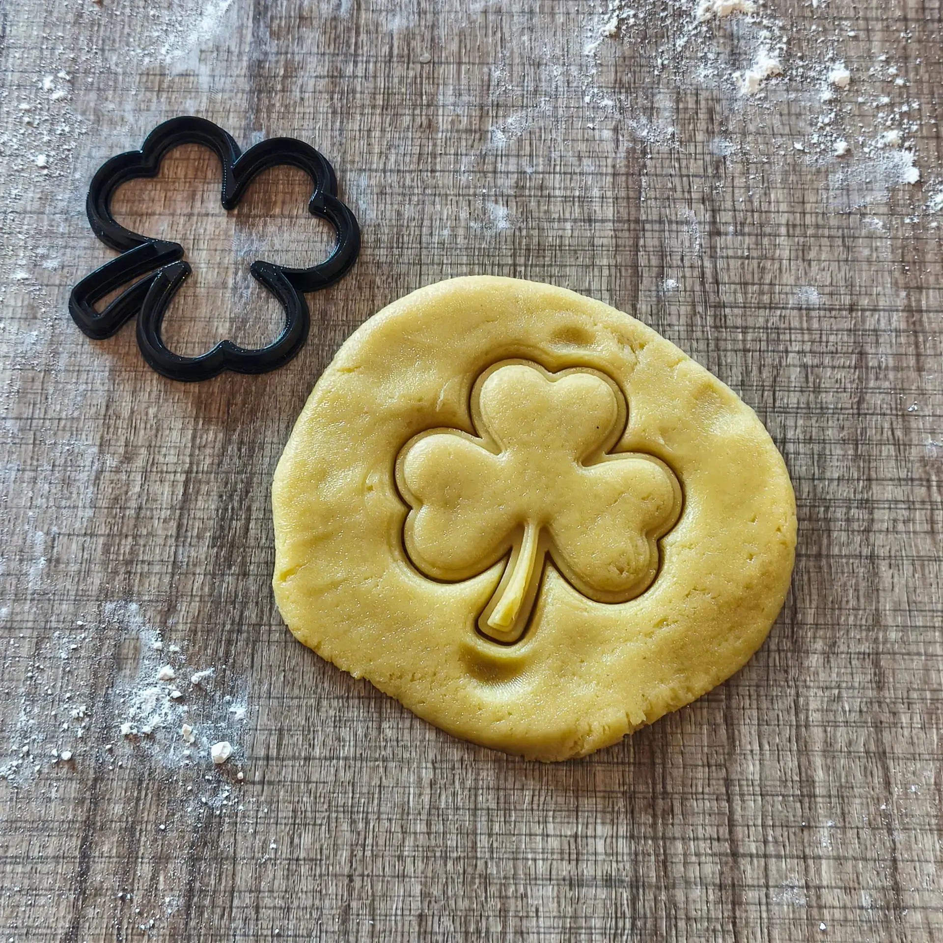 Kleeblatt Ausstecher | Glückliche Keksform für besondere Anlässe Kleeblatt Ausstecher | Glückliche Keksform für besondere Anlässe