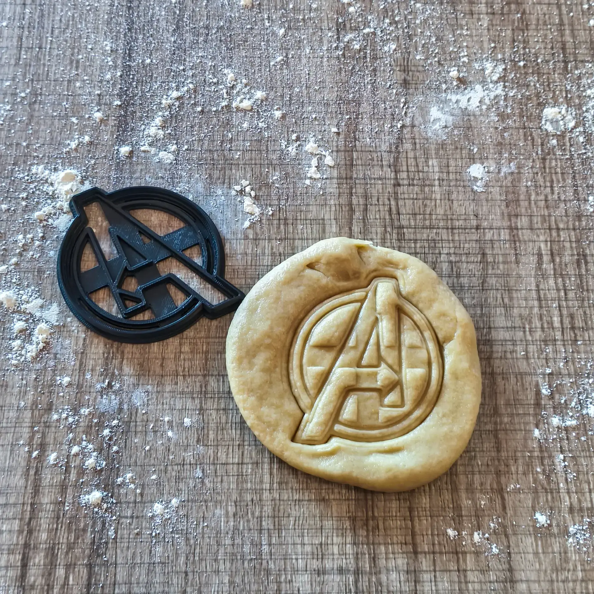 Avengers-Ausstecher | Superhelden Keksform – Avengers-inspiriert Avengers-Ausstecher | Superhelden Keksform – Avengers-inspiriert