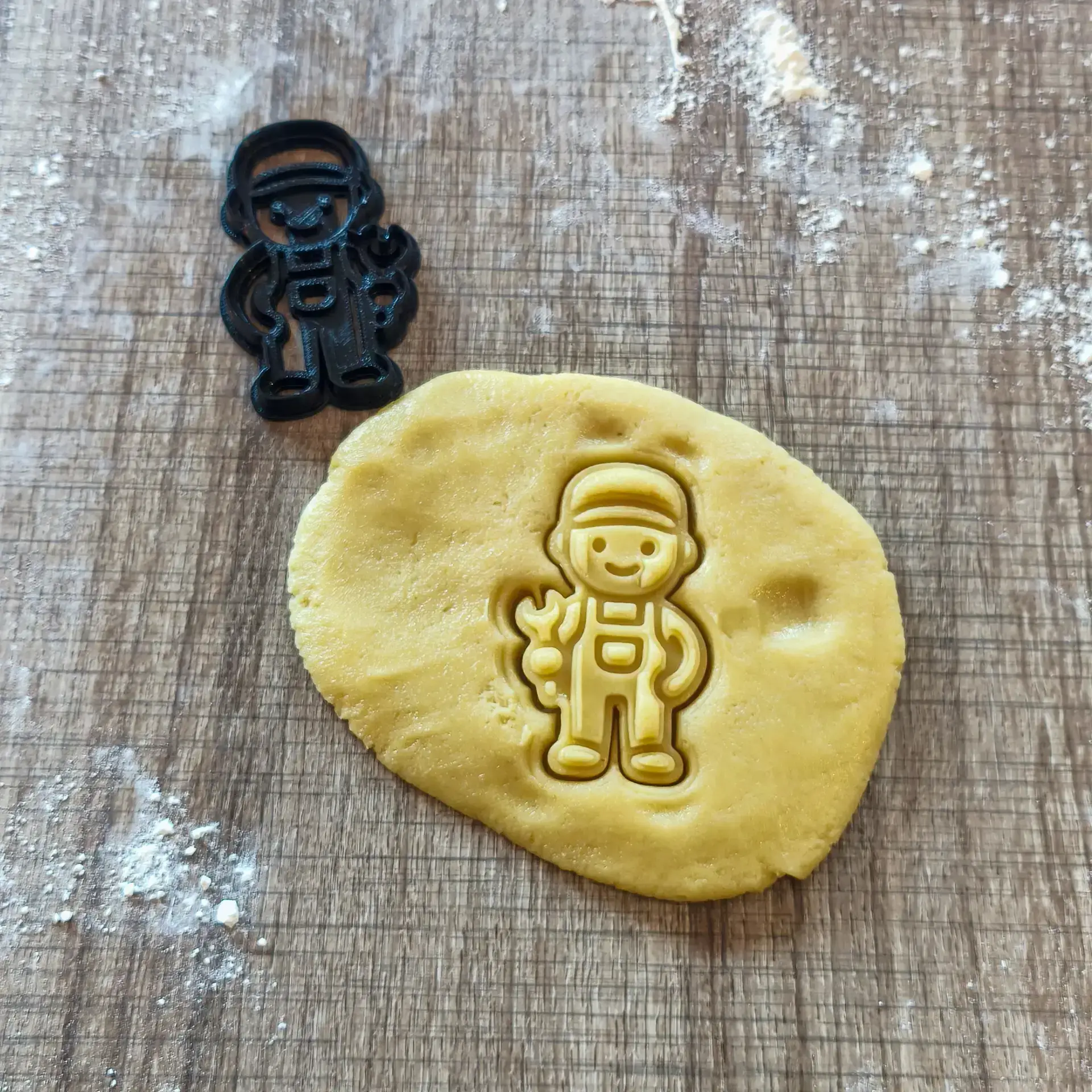 Handwerker Ausstecher | Robuste Keksform für Handwerks-Motive Handwerker Ausstecher | Robuste Keksform für Handwerks-Motive