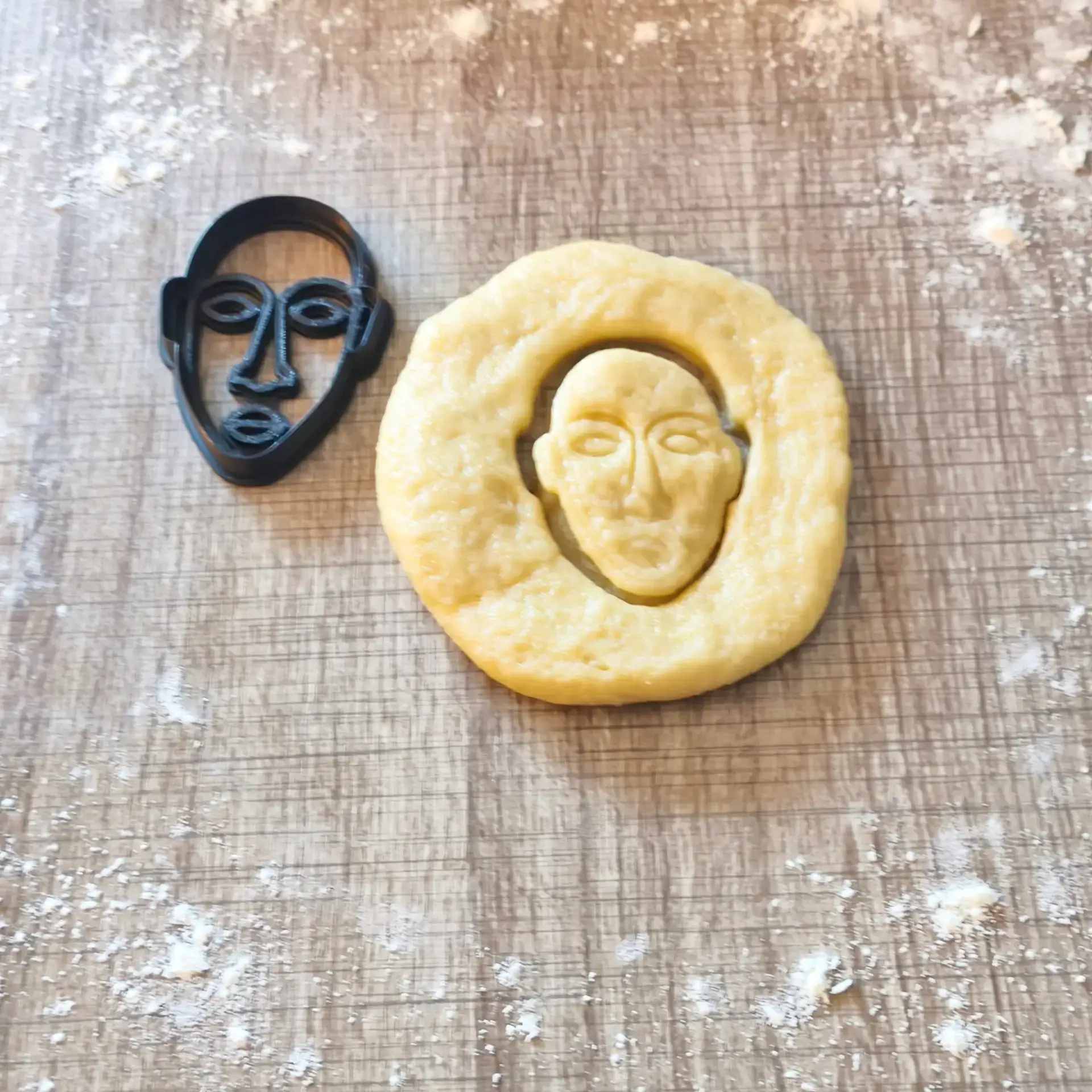 Modigliani Maske Ausstecher Modigliani Maske Ausstecher