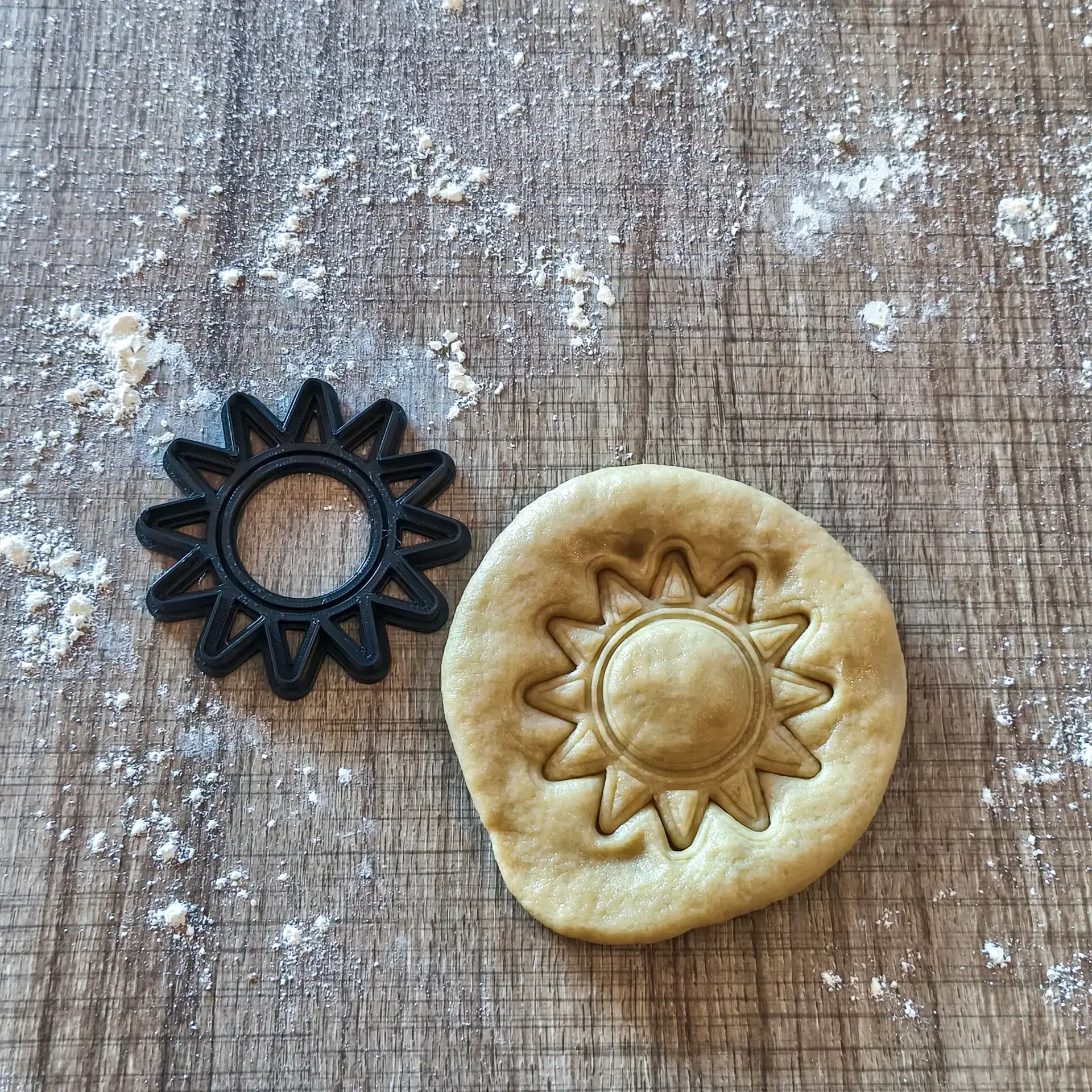 Sonne Ausstecher | Sonnenkeks Ausstechform für Sommer & Gute-Laune-Backen Sonne Ausstecher | Sonnenkeks Ausstechform für Sommer & Gute-Laune-Backen