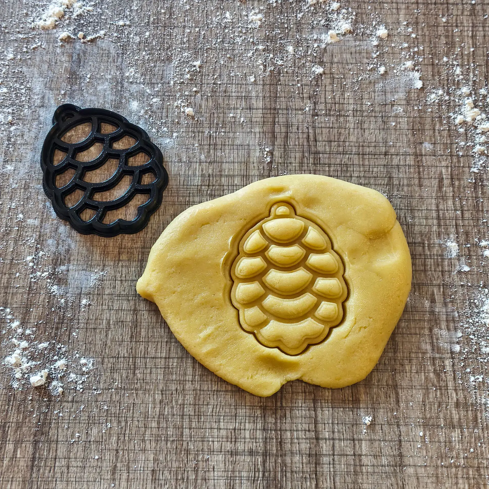 Tannenzapfen Ausstecher | Detaillierte Keksform für Weihnachtsgebäck Tannenzapfen Ausstecher | Detaillierte Keksform für Weihnachtsgebäck