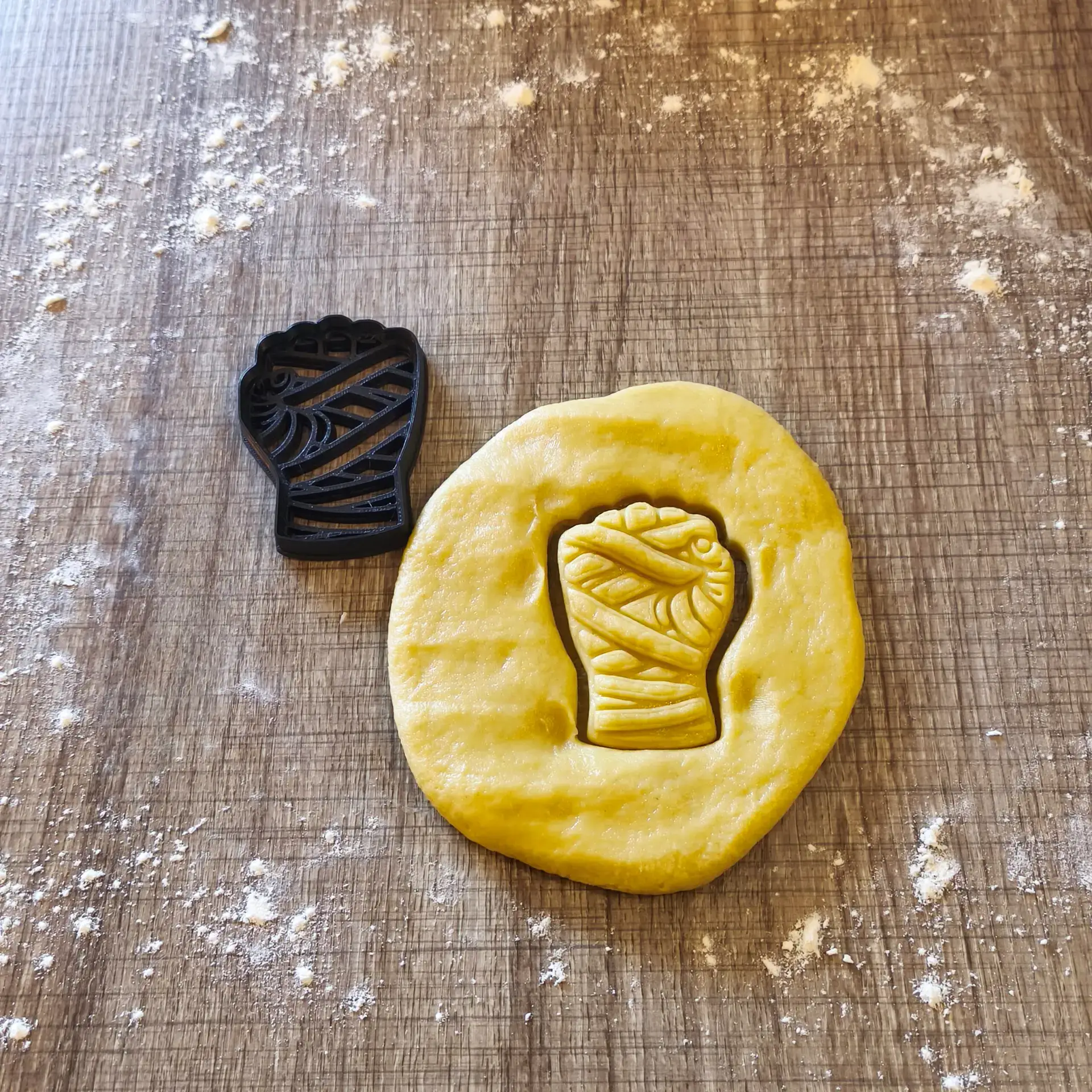 Faust mit Bandagen Ausstecher Faust mit Bandagen Ausstecher