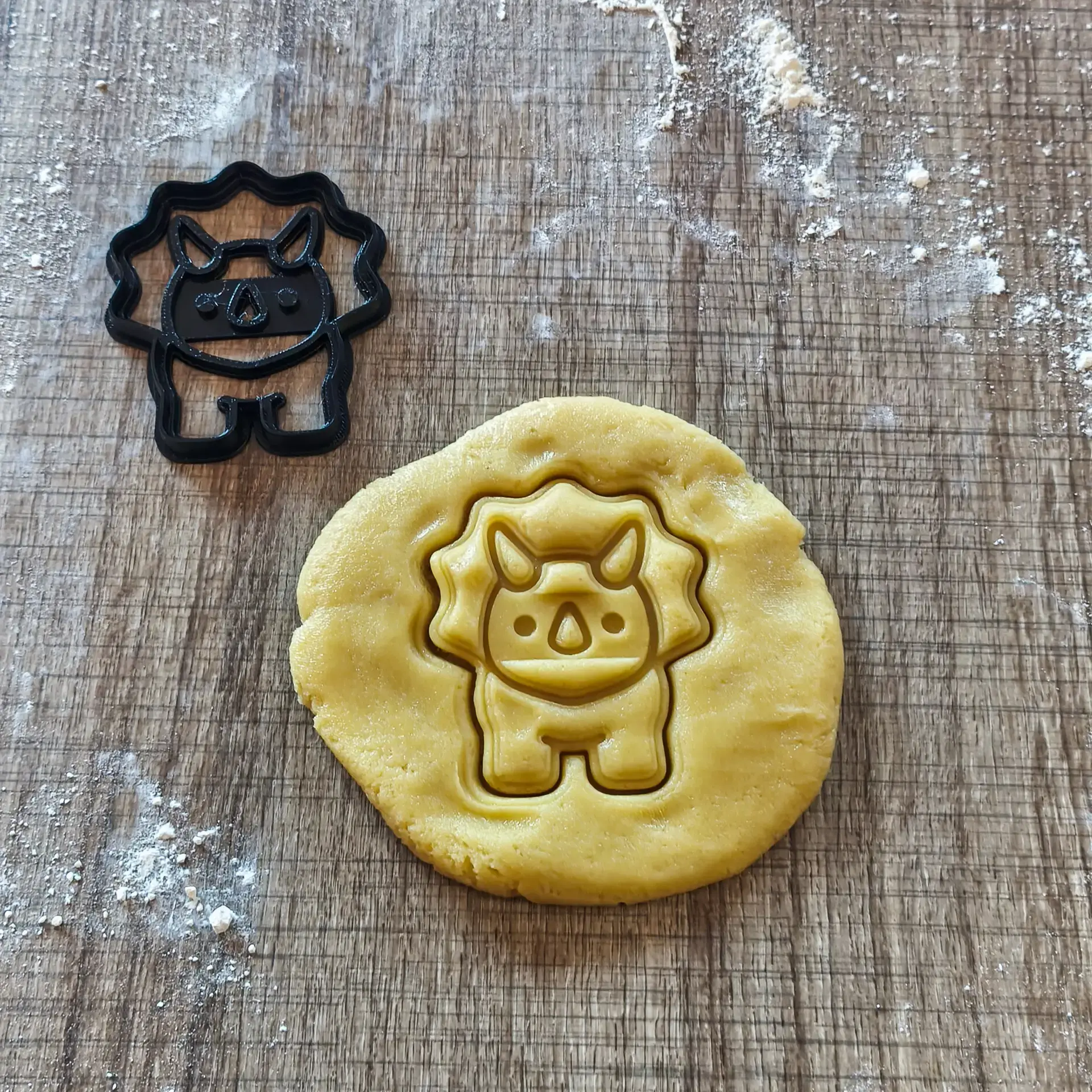 Triceratops Ausstecher | Niedliche Keksform für Dino-Partys