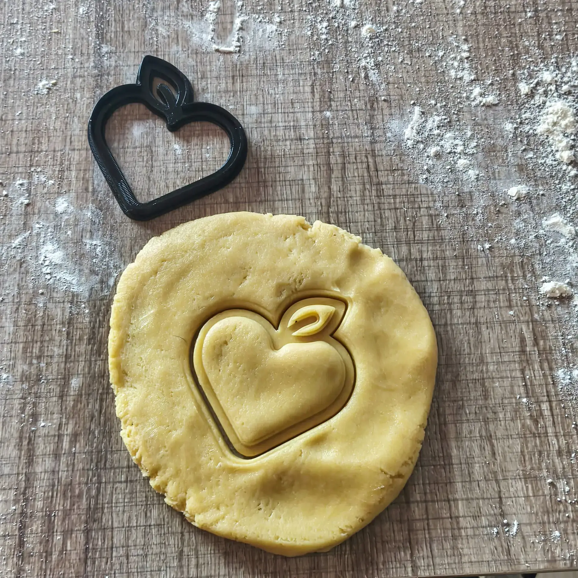 Herz mit Flamme Ausstecher | Romantische Keksform für besondere Anlässe